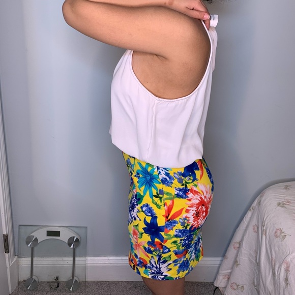 Floral Dress ✨ - Picture 3 of 6